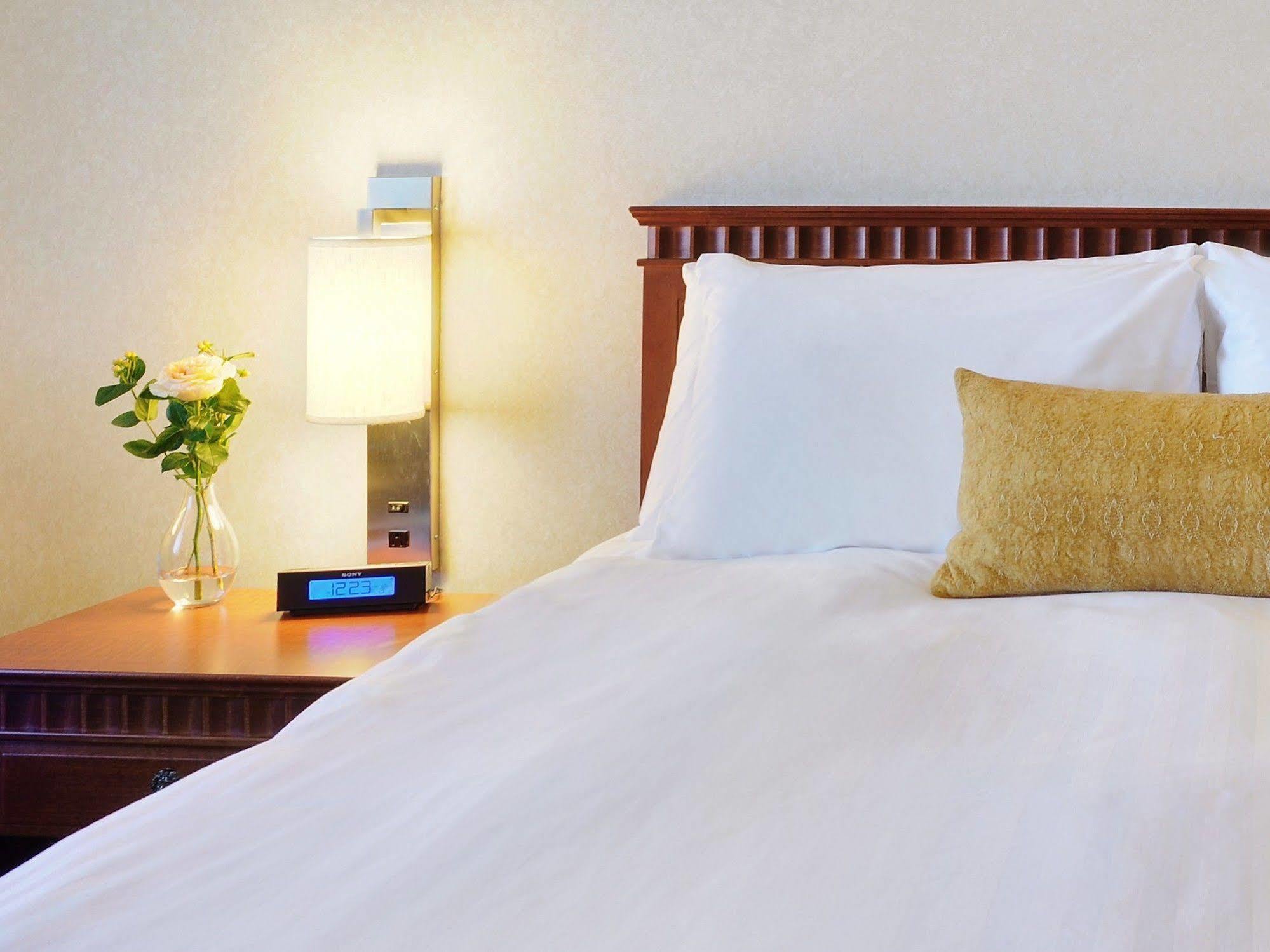 Travelway Inn סודברי מראה חיצוני תמונה