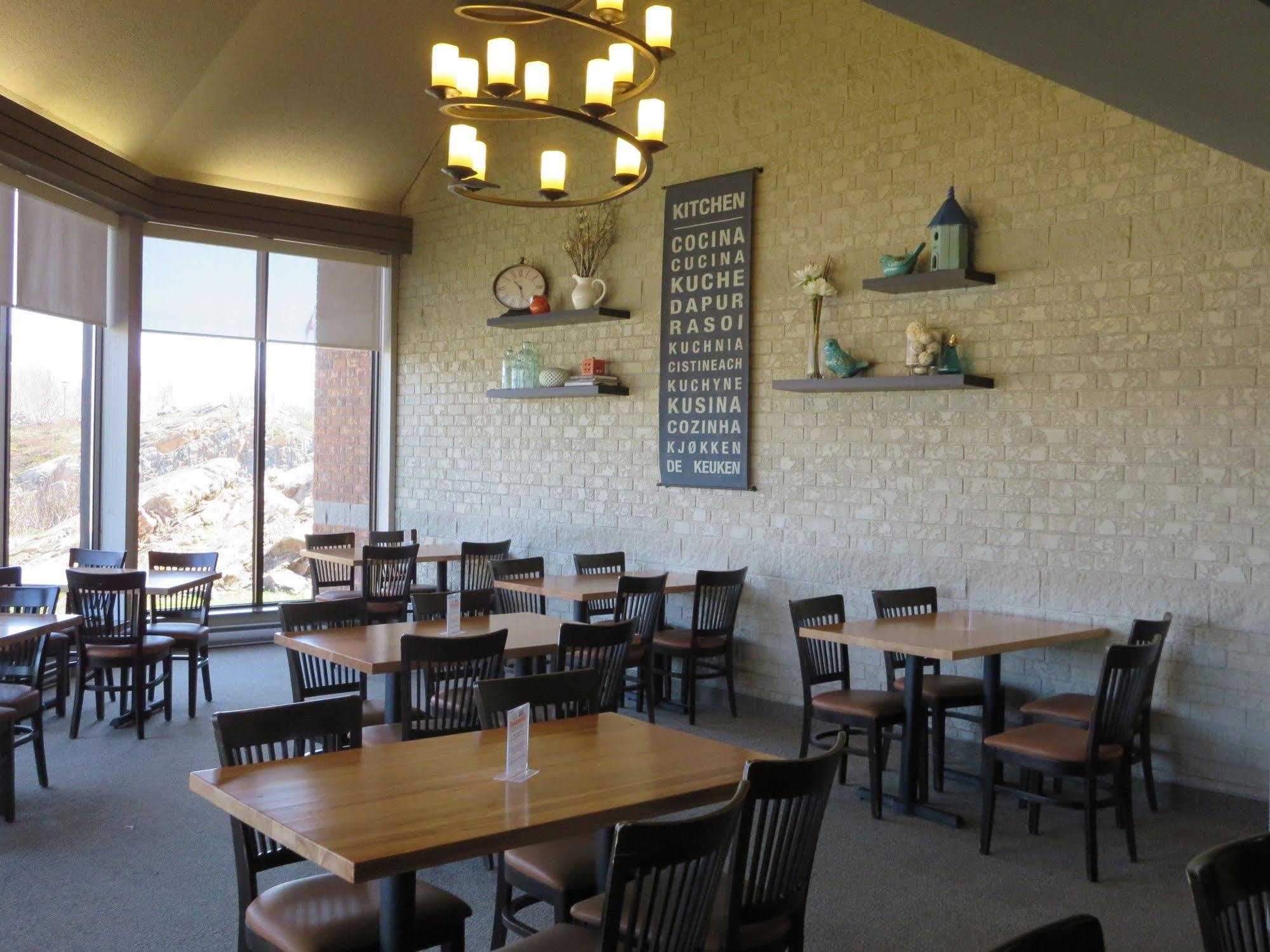 Travelway Inn סודברי מראה חיצוני תמונה